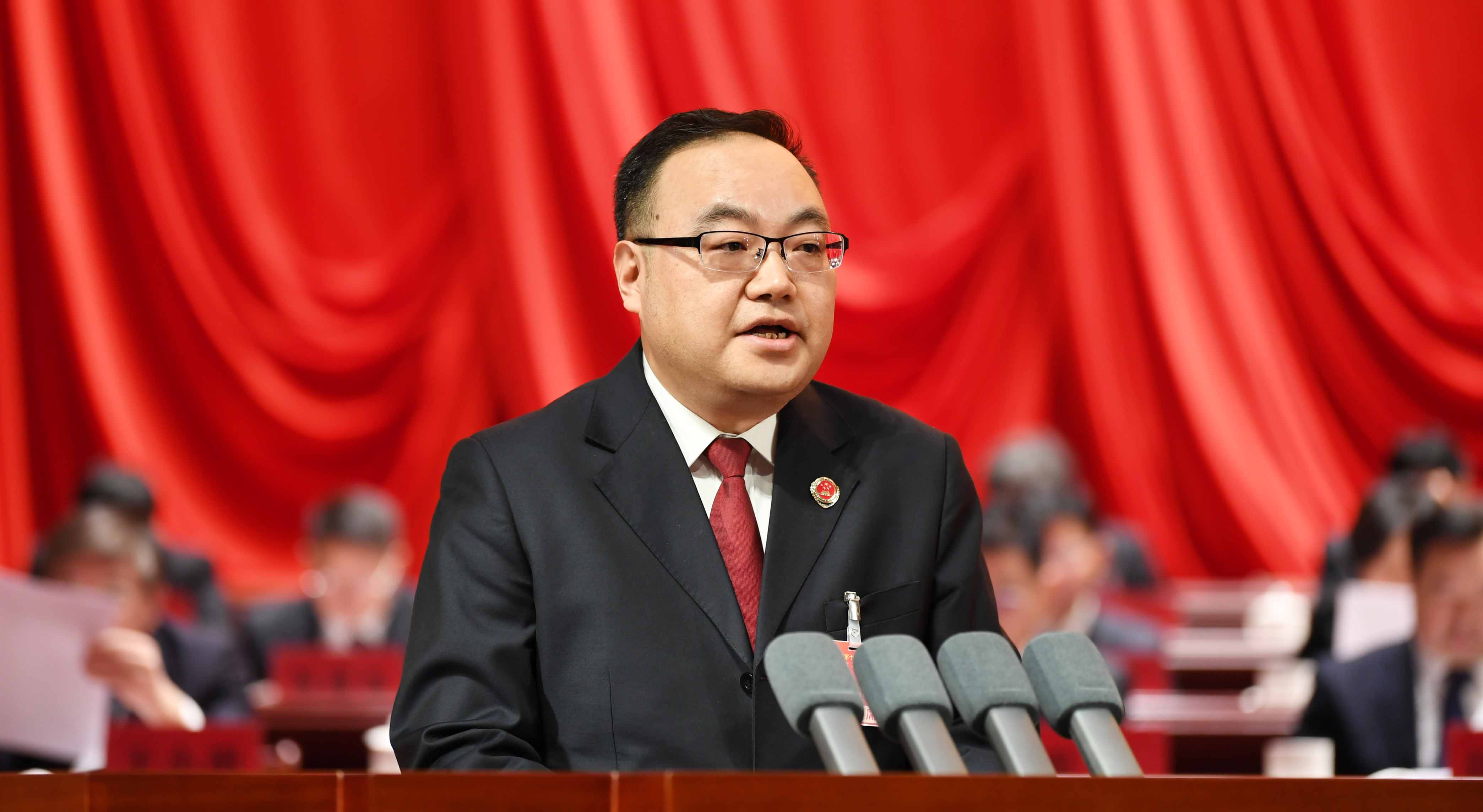 彭胜坤检察长向武汉市人民代表大会作工作报告（带您一图读懂报告要点）
