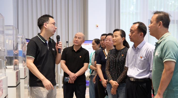 零距离观摩硬核科技，沉浸式体验生态绿意——主题党日这样过